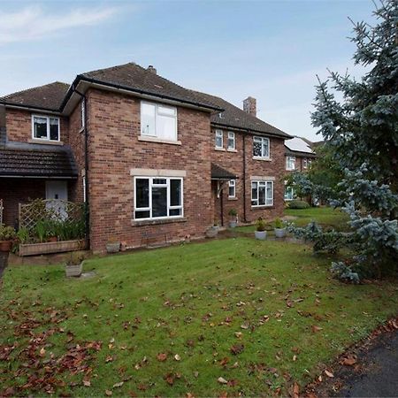 Near Chester, Hawarden Exterior foto